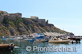 Marina Corricella, il borgo incantato di Procida 8